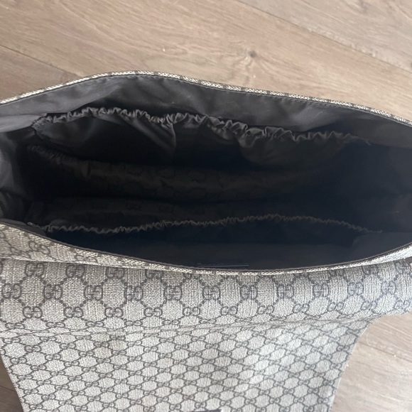 GUCCI Plus Diaper Bag - Picture 7 of 8